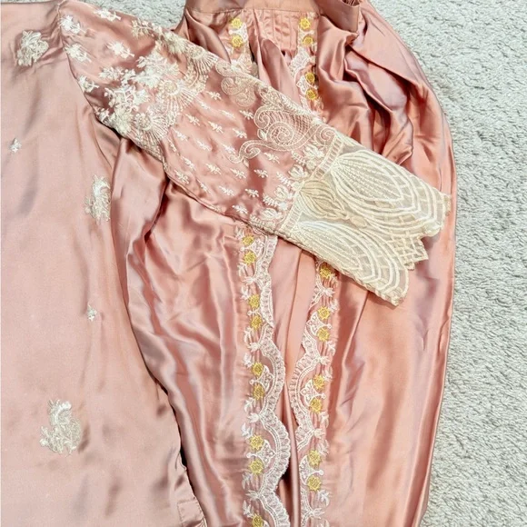Pakistani designer shalwar Kameez sana safinaz asim jofa Maria b used medium Eid - Picture 10 of 16